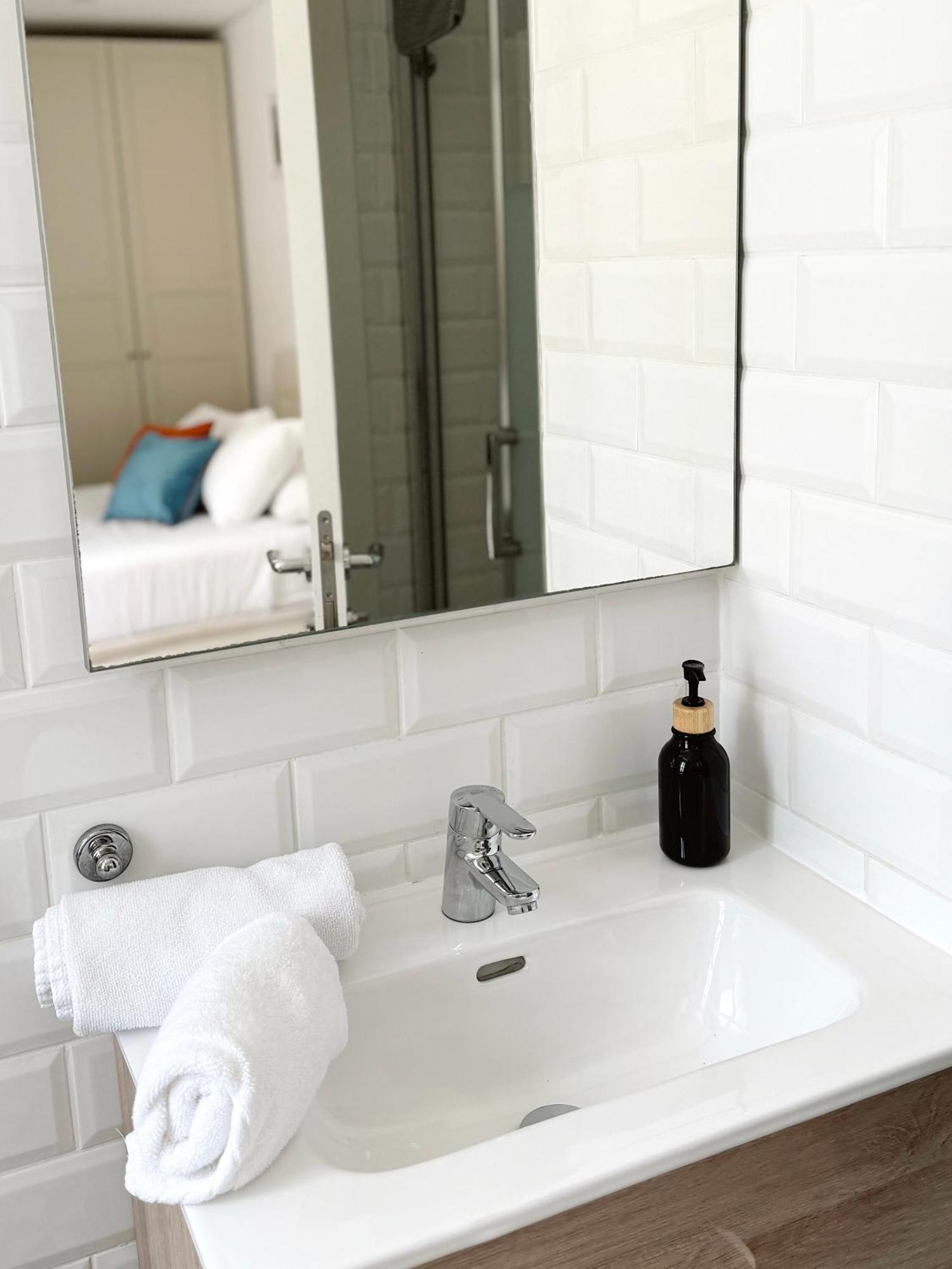 Master Penthouse Double Room Ensuite With Private Terrace - Grand Central House Gibraltar Eksteriør billede