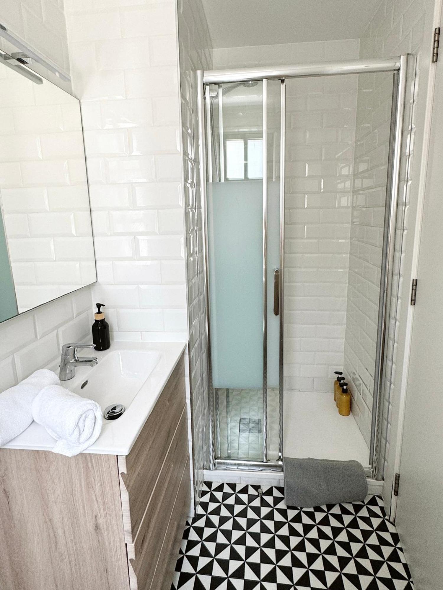 Master Penthouse Double Room Ensuite With Private Terrace - Grand Central House Gibraltar Eksteriør billede