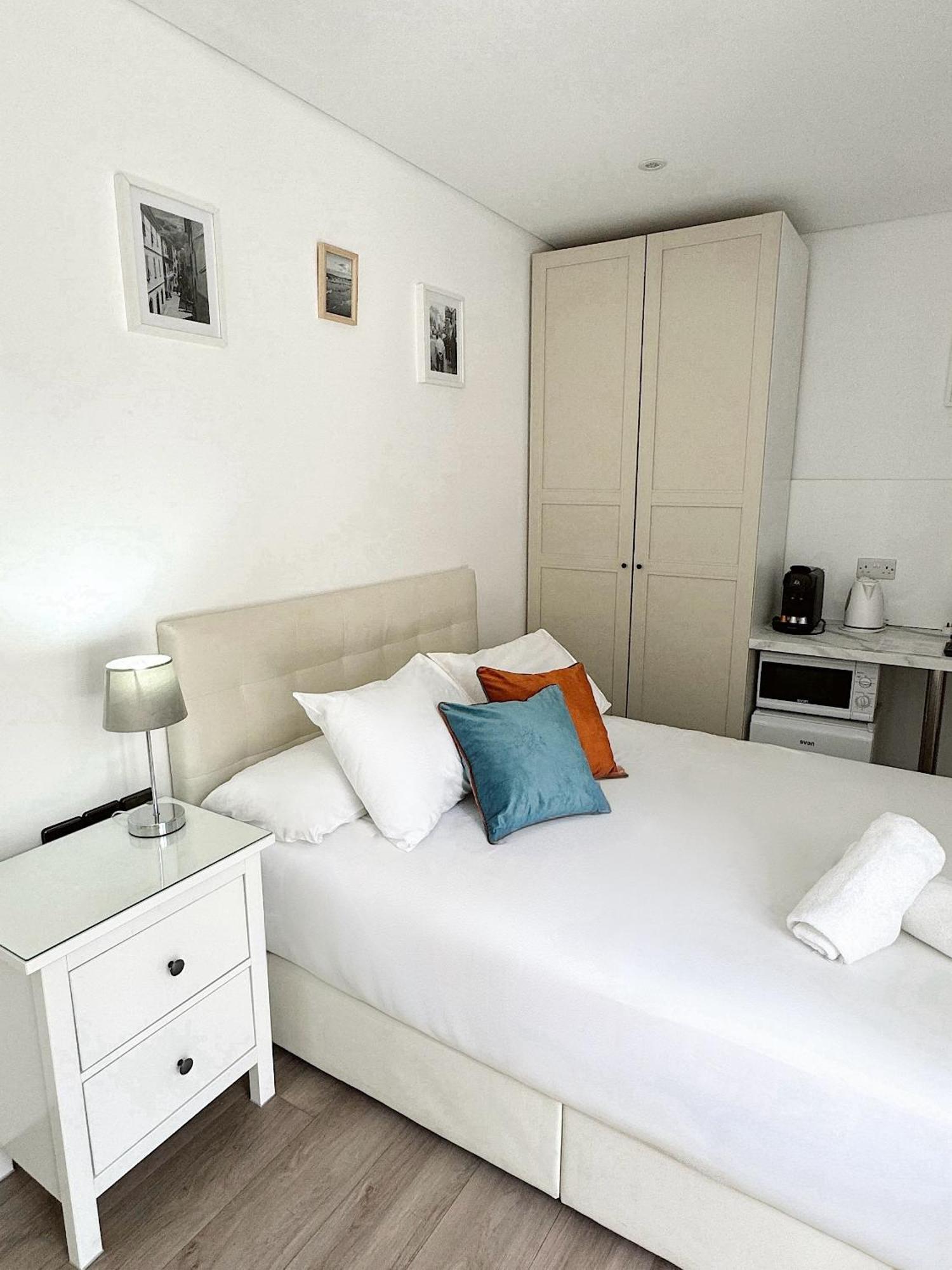 Master Penthouse Double Room Ensuite With Private Terrace - Grand Central House Gibraltar Eksteriør billede